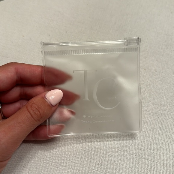 Twenty Compass Silver Chain - Picture 5 of 6